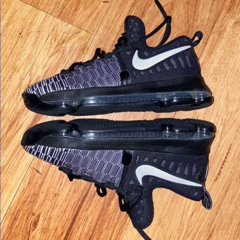 Nike KD 9 size 7 youth/mens. Black mint condition